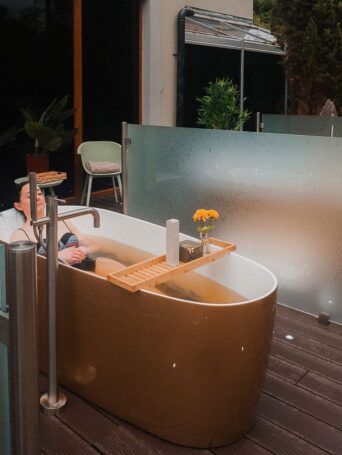 Muckross-bath-1280x1080