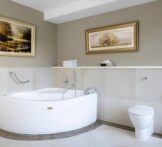 junior-suite-bluepool-bathroom-high